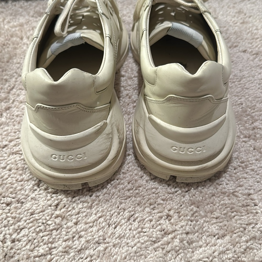 Great conditon gucci shoes - Picture 3 of 9